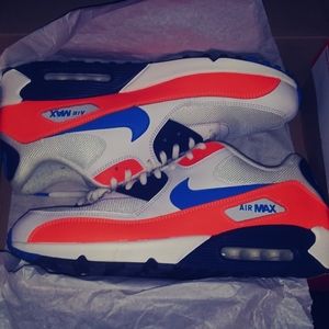 Nike Air Max 90 Essentials